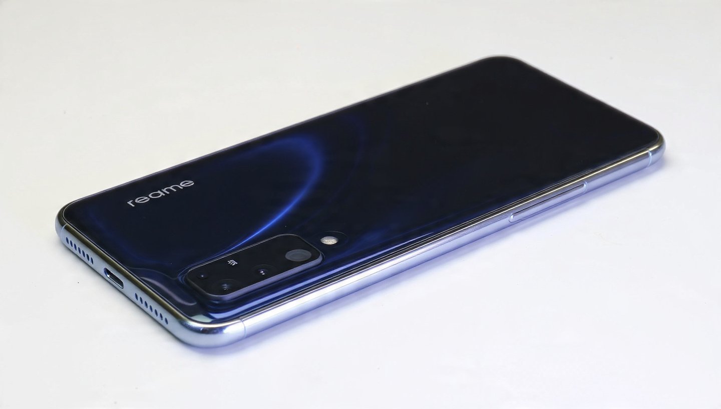 Realme Smart Phone : 300MP Camera with 7500mAh battery at ₹9,500